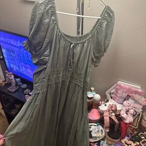 Elegant Green Women's Dress
